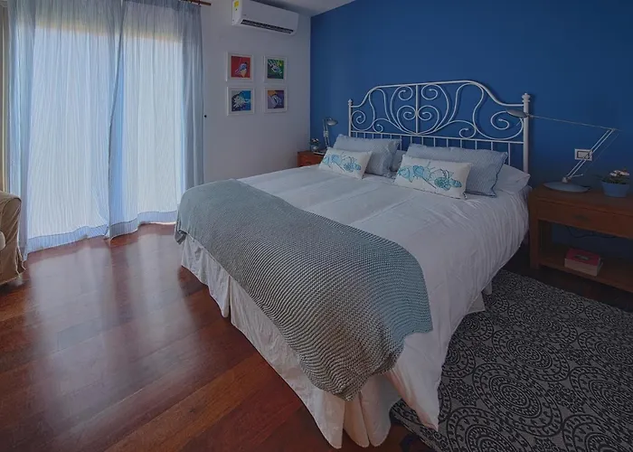 Aura Costa De Antigua