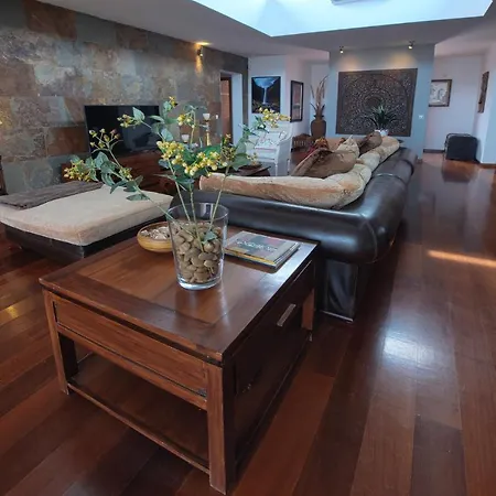 Aura Villa